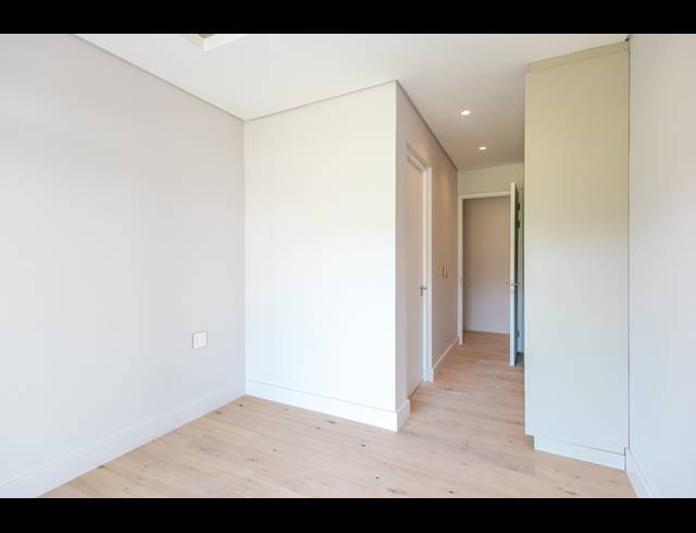 3 BEDROOM APARTMENT SOLD IN ORANJEZICHT